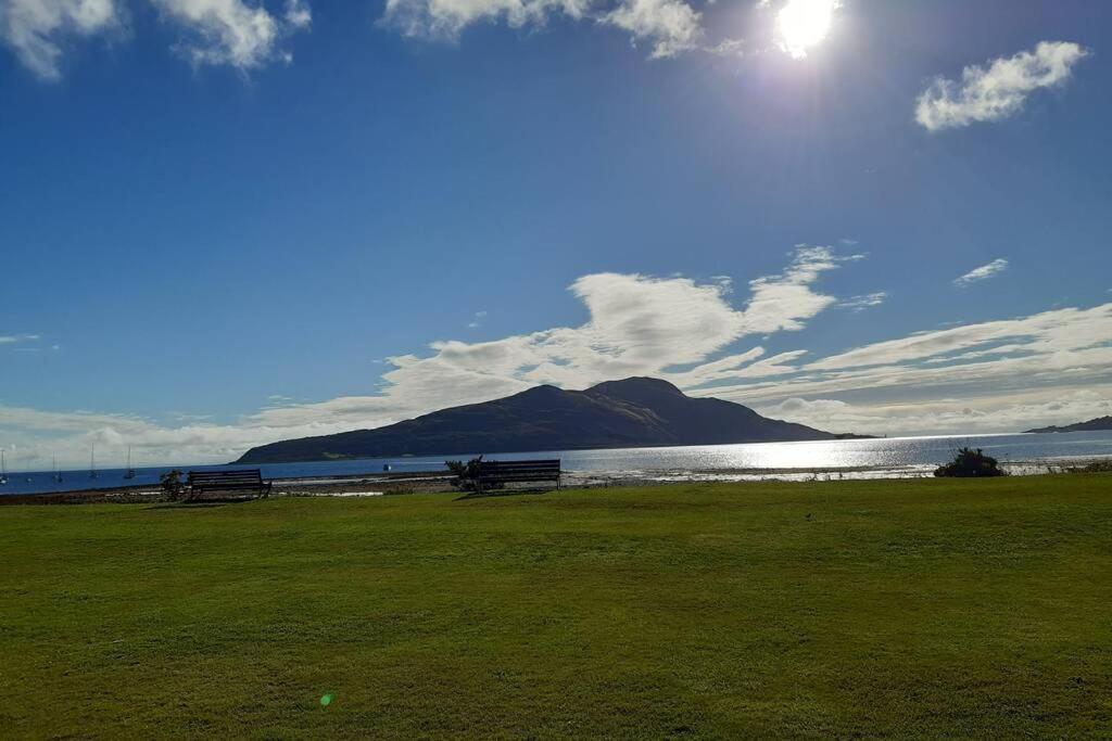 Cosy Cottage With Sea Views Close To Local Shops. Lamlash المظهر الخارجي الصورة
